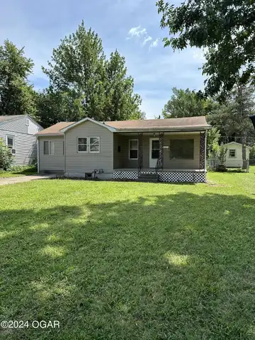 807 Vermont Avenue, Joplin, MO 64801