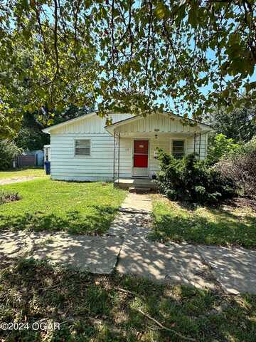 213 N Illinois Avenue, Columbus, KS 66725