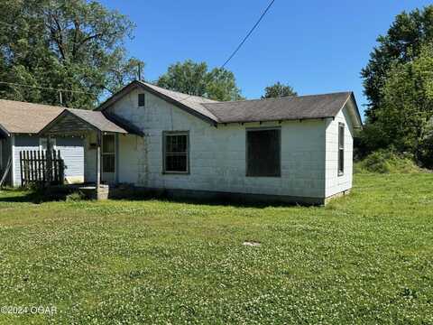 627 W 6th Street, Baxter Springs, KS 66713