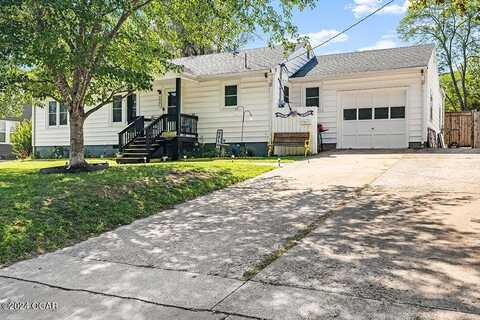 816 S Spring Street, Nevada, MO 64772