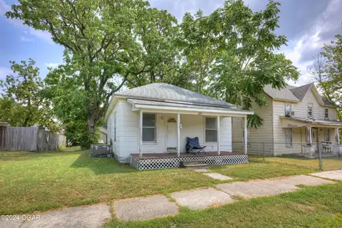 1329 Grand Avenue, Joplin, MO 64801