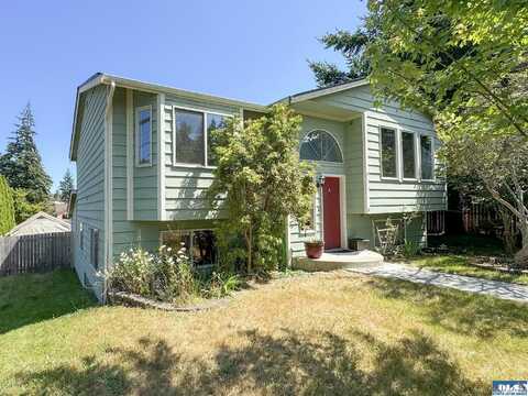 1611 W 15th St, Port Angeles, WA 98363