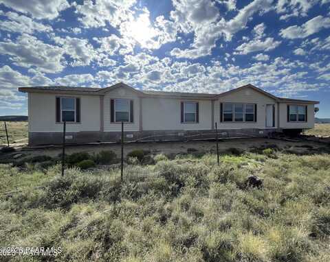 38701 W Tin Star Trail, Seligman, AZ 86337