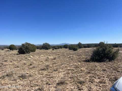 135 SE Boars Breath Road, Ash Fork, AZ 86320