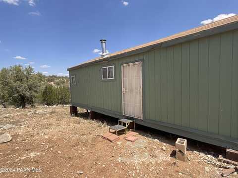 30750 W Bearclaw Road, Seligman, AZ 86337