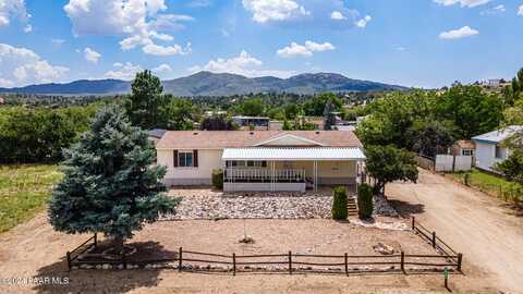 18364 S Henley Avenue, Peeples Valley, AZ 86332