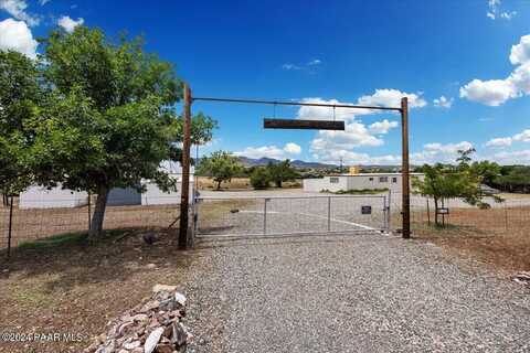 2900 S Holiday Drive, Humboldt, AZ 86329