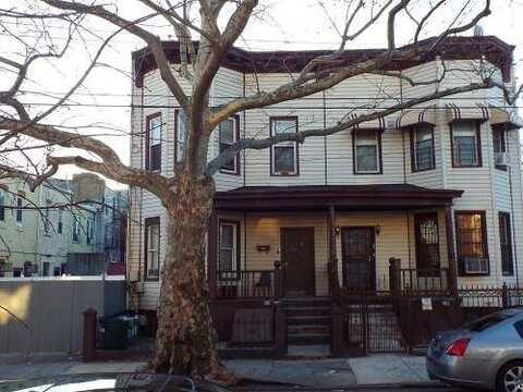 404 Logan, Brooklyn, NY 11208