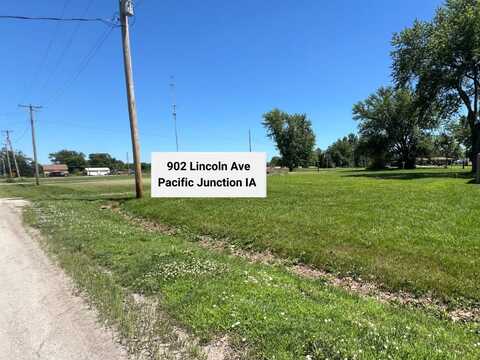 902 Lincoln Ave, Pacific Junction, IA 51561