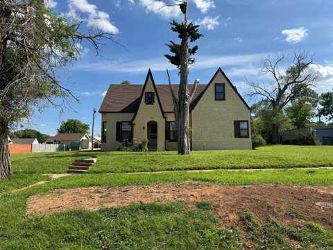 1011 Locust St, Alva, OK 73717