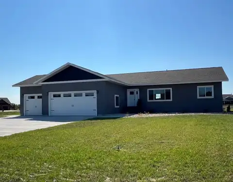 704 Valley View Circle, MILBANK, SD 57252