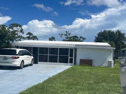 10052 MISSION HILLS CT, North Fort Myers, FL 33903