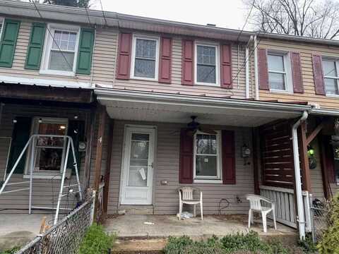 4 Cedar Ter, Columbia, PA 17512