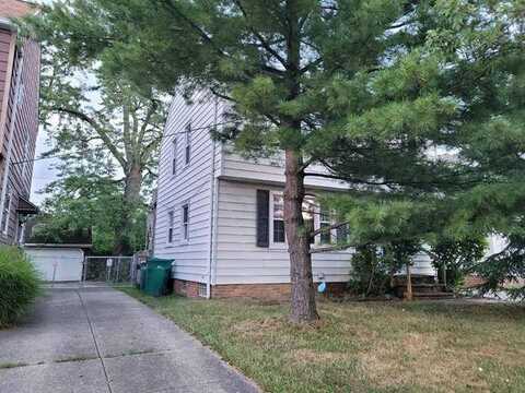 19413 Raymond St, Maple Heights, OH 44137