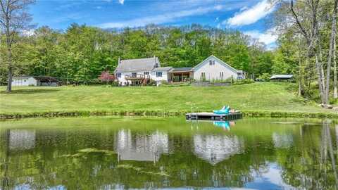 67 Rogues Harbor Road, Wawarsing, NY 12446