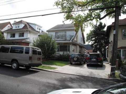 150-10 86th Avenue, Briarwood, NY 11432