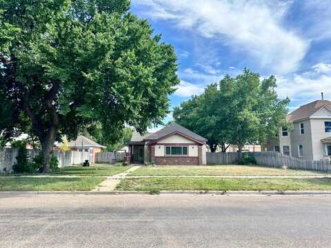 217 W 12th St, Goodland, KS 67735