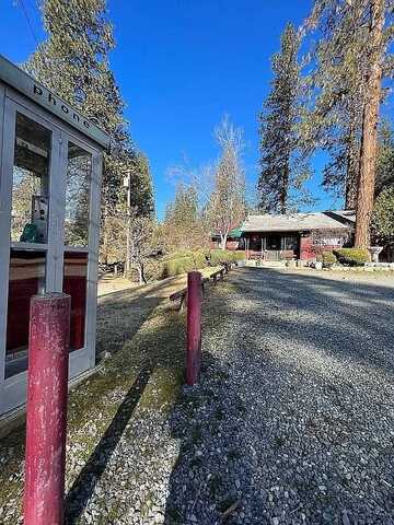 50 Red Hill Rd, Weaverville, CA 96093