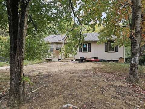 228 SE 101st Rd, Warrensburg, MO 64093