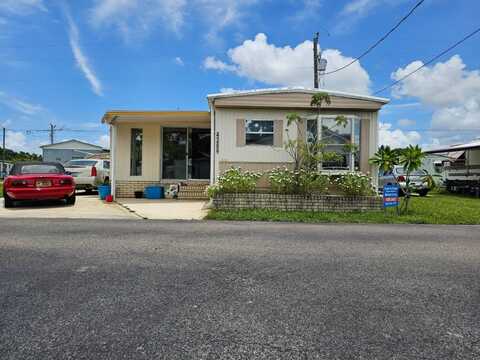 4289 Hitzing Ave., North Fort Myers, FL 33903