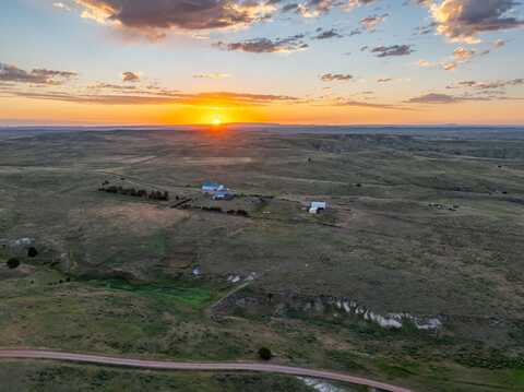 777 Shipwheel Rd, Moorcroft, WY 82721