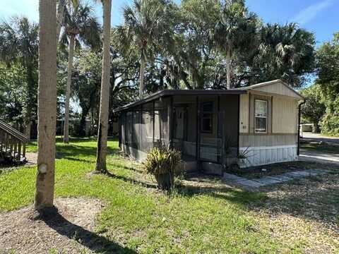 11240 N Northwood Dr, Inglis, FL 34449