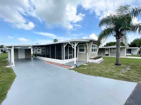 5203 Flower St, Zephyrhills, FL 33541