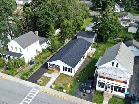 24 Oak St, Corinth, NY 12822