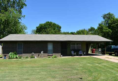 604 W McAlester, Hugo, OK 74743