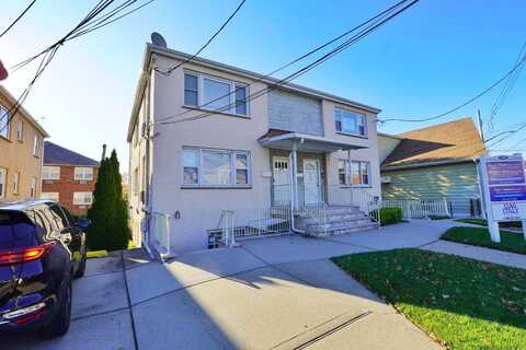 1368 Clove Rd, Staten Island, NY 10301