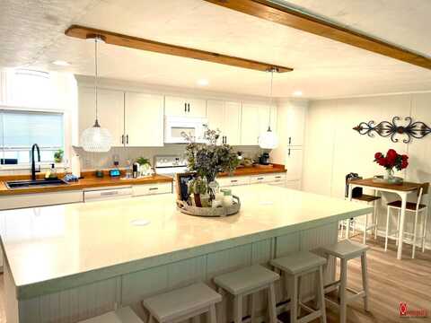 18 Tahitian Drive, Ellenton, FL 34222