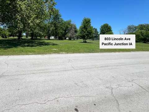 803 Lincoln Ave, Pacific Junction, IA 51561