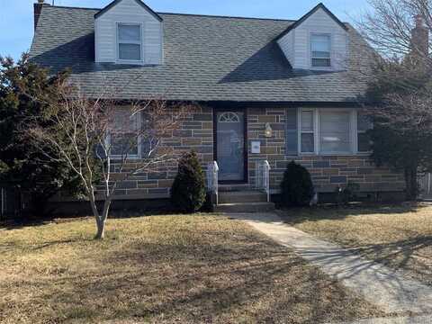 27 POWER ST, HICKSVILLE, NY 11801