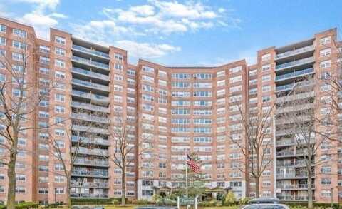 61-20 Grand Central Pkwy, Forest Hills, NY 11375