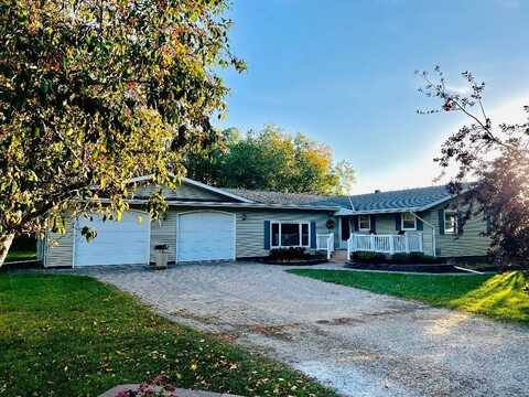 14199 Riverbend Trl, Thief River Falls, MN 56701