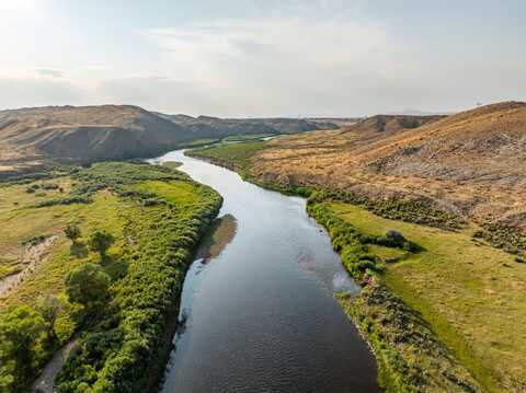 347 Savage Ranch Rd, Fort Steele, WY 82334