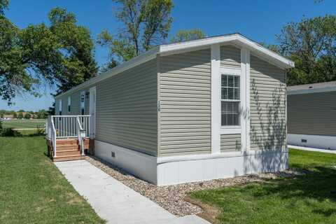 130 Kingsway Drive, Mankato, MN 56003