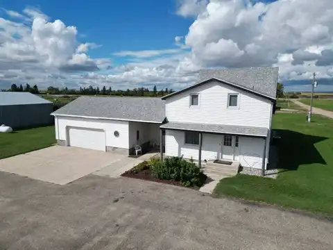 3560 Thorne Rd, Rolette, ND 58366