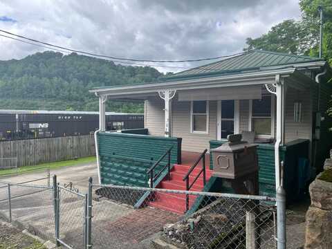 303 Teter Street, Williamson, WV 25661