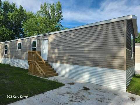 203 karu, Mankato, MN 56001