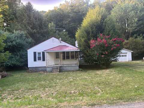 137 Fairgreens Rd, Jackson, OH 45640