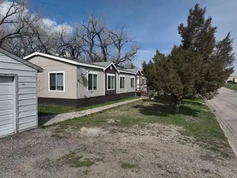 405 W 5th St, Faith, SD 57626