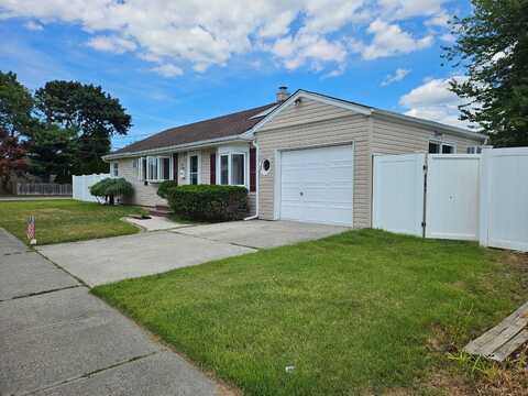 198 N 2nd St, Bethpage, NY 11714