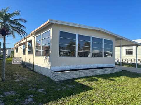 118 5th St. E., Nokomis, FL 34275