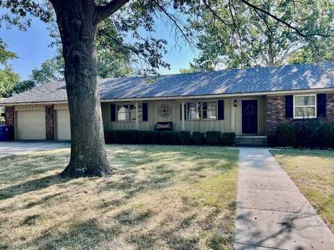 303 S Centennial Ave, Coffeyville, KS 67337