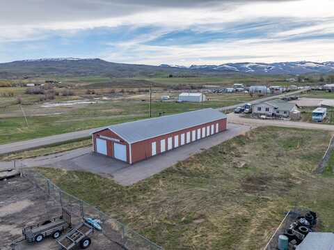 10 Circle S CT, Lander, WY 82520