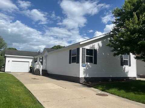 45342 Montmorency Dr, Macomb, MI 48044