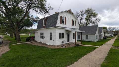 301 W Washington St, Exira, IA 50076