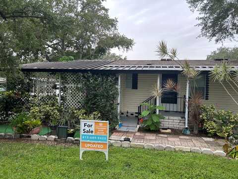 302 Choo Choo Ln, Valrico, FL 33594