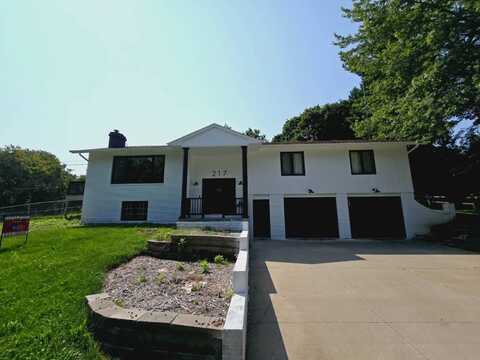 217 Terrace Dr, Oskaloosa, IA 52577